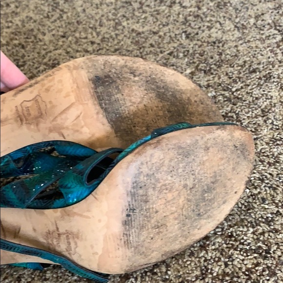 Heels - Picture 3 of 3